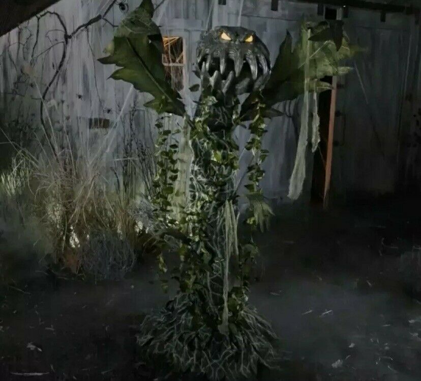 6ft Man Eating Plant Animatronic New In Box for Halloween - Animated Man Eating Plant - Animatronic Halloween Decoration