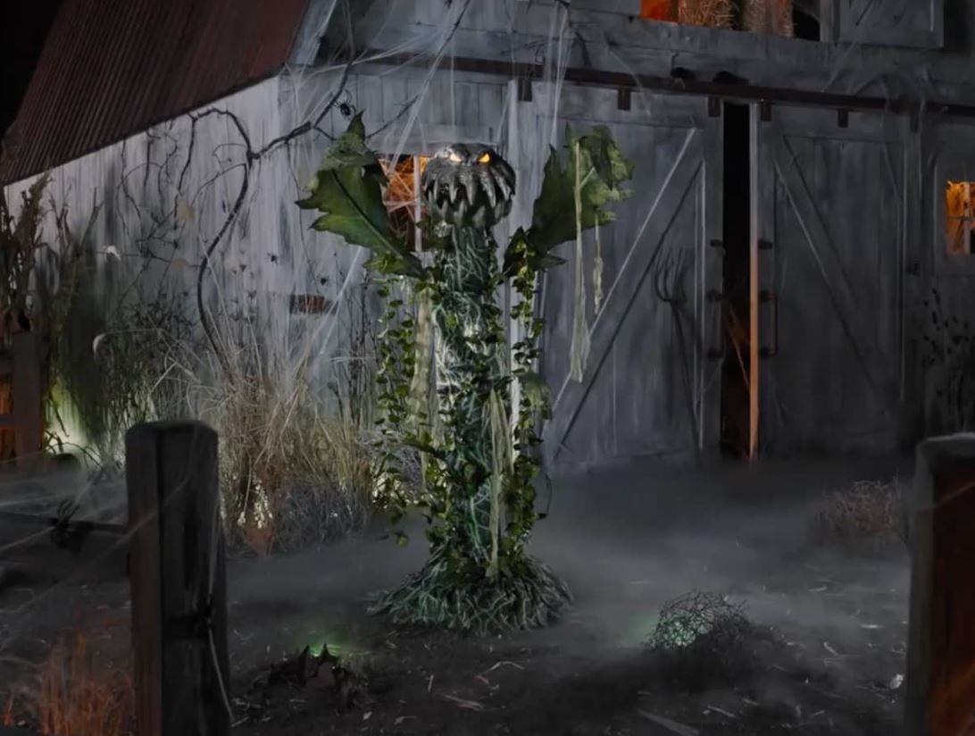 6ft Man Eating Plant Animatronic New In Box for Halloween - Animated Man Eating Plant - Animatronic Halloween Decoration
